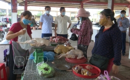 Đ&ocirc;ng Hưng: Khẩn trương truy vết, r&agrave; so&aacute;t c&aacute;c trường hợp li&ecirc;n quan đến c&aacute;c bệnh nh&acirc;n Covid-19