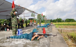 Đ&ocirc;ng Hưng: Gần 600 d&acirc;n qu&acirc;n tự vệ kiểm tra kết th&uacute;c huấn luyện