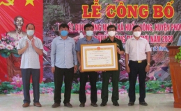 Huổi Lu&ocirc;ng (Lai Ch&acirc;u) về đ&iacute;ch x&acirc;y dựng n&ocirc;ng th&ocirc;n mới