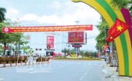 Hướng về ng&agrave;y hội non s&ocirc;ng