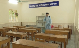 Nhiều địa phương cho học sinh tạm dừng tới trường