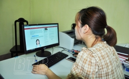 Rộn r&agrave;ng tuy&ecirc;n truyền bầu cử tr&ecirc;n diễn đ&agrave;n số