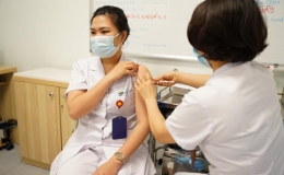 Th&ecirc;m tr&ecirc;n 90.000 người ti&ecirc;m vắc xin Covid-19 trong 1 ng&agrave;y, Việt Nam c&oacute; 675.956 người đ&atilde; chủng ngừa