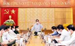 Thủ tướng Phạm Minh Ch&iacute;nh kiểm tra c&ocirc;ng t&aacute;c ph&ograve;ng, chống dịch tại Bắc Giang