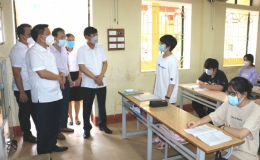 Thực hiện nghi&ecirc;m c&aacute;c biện ph&aacute;p ph&ograve;ng, chống dịch Covid-19 khi học sinh khối lớp 9 v&agrave; lớp 12 đi học trở lại