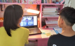 45% học sinh gặp vấn đề sức khoẻ khi học trực tuyến