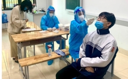 Bộ Y tế x&acirc;y dựng 2 t&igrave;nh huống dịch Covid-19, chuyển từ ph&ograve;ng, chống sang quản l&yacute; bền vững