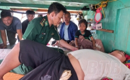 Cứu nạn kịp thời 1 ngư d&acirc;n gặp nạn tr&ecirc;n biển