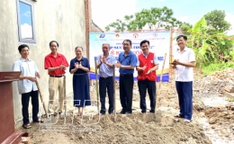  Khởi c&ocirc;ng x&acirc;y dựng nh&agrave; t&igrave;nh thương cho học sinh ngh&egrave;o hiếu học