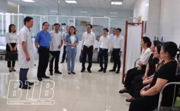  Kiểm tra việc thực hiện đề t&agrave;i khoa học v&agrave; c&ocirc;ng nghệ cấp tỉnh