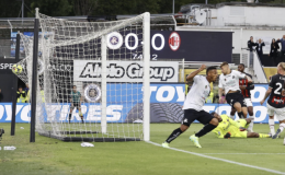 Milan thua đau trước ng&agrave;y t&aacute;i đấu Inter