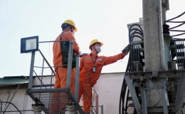 Nguy cơ thiếu điện v&agrave;o cao điểm nắng n&oacute;ng