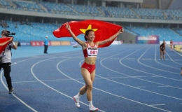 Nguyễn Thị Oanh bảo vệ th&agrave;nh c&ocirc;ng tấm HCV SEA Games nội dung 5.000m