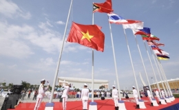 Quốc kỳ Việt Nam tung bay tại Lễ thượng cờ SEA Games 32