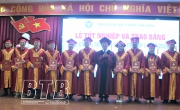 Trường Đại học Y Dược Th&aacute;i B&igrave;nh: Trao bằng tốt nghiệp sau đại học cho 149 học vi&ecirc;n