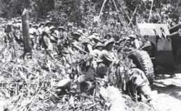 Kỳ 2: Kh&ocirc;ng sờn l&ograve;ng, kh&ocirc;ng tiếc tuổi xanh