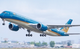 Mở b&aacute;n 300.000 v&eacute; m&aacute;y bay khuyến mại trong dịp cao điểm h&egrave;