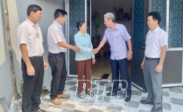 Th&aacute;i Thụy chăm lo cho người ngh&egrave;o