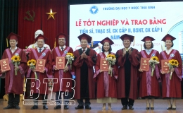 Trường Đại học Y Dược Th&aacute;i B&igrave;nh: Trao bằng tốt nghiệp sau đại học cho 165 học vi&ecirc;n