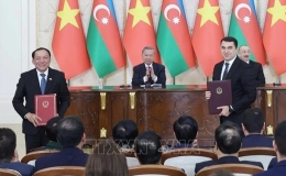 Tổng B&iacute; thư T&ocirc; L&acirc;m chứng kiến Lễ trao c&aacute;c văn kiện hợp t&aacute;c giữa Việt Nam v&agrave; Azerbaijan