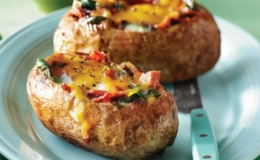 Bữa s&aacute;ng với m&oacute;n khoai t&acirc;y nướng trứng 