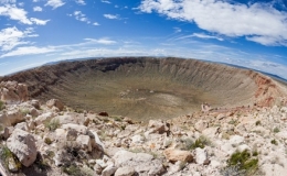 Hố thi&ecirc;n thạch rộng gần 1.600 m tr&ecirc;n sa mạc Mỹ