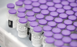 Bộ Y tế ph&ecirc; duyệt c&oacute; điều kiện vaccine ph&ograve;ng Covid-19 của h&atilde;ng Pfizer