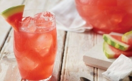 Học pha tr&agrave; &ocirc; long dưa hấu m&aacute;t lạnh