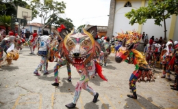 &ldquo;Vũ c&ocirc;ng Quỷ&rdquo; mong cầu đại dịch kết th&uacute;c tại lễ hội ở Venezuela