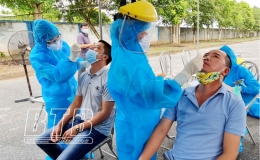 X&eacute;t nghiệm s&agrave;ng lọc Covid-19 cho c&ocirc;ng nh&acirc;n khu c&ocirc;ng nghiệp TBS S&ocirc;ng Tr&agrave;