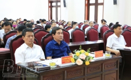 Đồng ch&iacute; Nguyễn Tiến Th&agrave;nh, Ph&oacute; B&iacute; thư thường trực Tỉnh ủy, Chủ tịch HĐND tỉnh tiếp x&uacute;c cử tri tại th&agrave;nh phố Th&aacute;i B&igrave;nh   