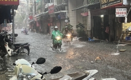 Miền Bắc bước v&agrave;o đợt mưa lớn k&eacute;o d&agrave;i