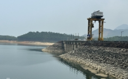 11 nh&agrave; m&aacute;y thủy điện dừng ph&aacute;t điện