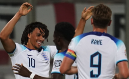 Anh thắng trận thứ ba li&ecirc;n tiếp ở v&ograve;ng loại Euro