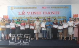C&ocirc;ng ty TNHH May Hualida Th&aacute;i B&igrave;nh: Vinh danh 622 đo&agrave;n vi&ecirc;n, người lao động