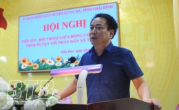 Đồng ch&iacute; Chủ tịch UBND huyện Hưng H&agrave; đối thoại với nh&acirc;n d&acirc;n x&atilde; Tiến Đức
