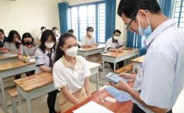 Li&ecirc;n tiếp lọt đề Văn, To&aacute;n thi tốt nghiệp THPT 2023: Bộ trưởng Gi&aacute;o dục v&agrave; Đ&agrave;o tạo chỉ đạo khẩn