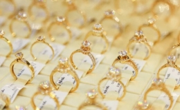 Gi&aacute; v&agrave;ng h&ocirc;m nay 27/6: Giảm mạnh, mất mốc 2.300 USD/ounce