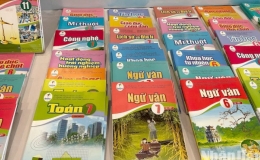 Giảm gi&aacute; b&aacute;n s&aacute;ch gi&aacute;o khoa t&aacute;i bản d&ugrave;ng cho năm học 2024-2025
