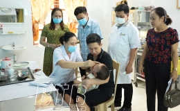 Gi&aacute;m s&aacute;t triển khai chiến dịch bổ sung vitamin A đợt 1 năm 2024