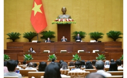 Kỳ họp thứ 7: Quốc hội biểu quyết th&ocirc;ng qua c&aacute;c dự &aacute;n luật, nghị quyết