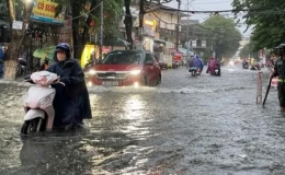 Mưa d&ocirc;ng tiếp diễn nhiều nơi, đề ph&ograve;ng ngập &uacute;ng, sạt lở đất