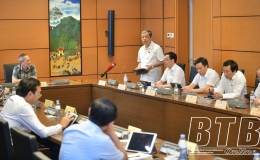 Quốc hội thảo luận về một số dự &aacute;n luật, nghị quyết tr&igrave;nh Kỳ họp   