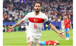 Thổ Nhĩ Kỳ loại CH Czech trong cơn mưa thẻ