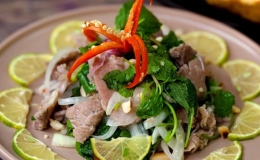 Ba đồ ăn Việt trong top m&oacute;n trộn ngon nhất thế giới