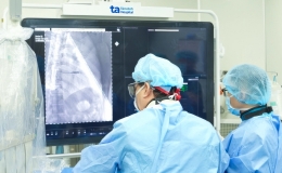 Cấy m&aacute;y tạo nhịp tim si&ecirc;u nhỏ cho người đ&agrave;n &ocirc;ng