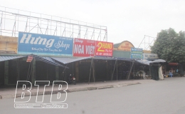 Chợ Quang Trung: Nhiều gian h&agrave;ng đồng loạt đ&oacute;ng cửa tạm dừng kinh doanh
