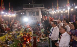 H&ograve;a B&igrave;nh tổ chức Lễ cầu ngư thả hoa đăng năm 2025