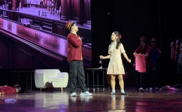 Học sinh chuy&ecirc;n Anh tr&igrave;nh diễn vở kịch đậm chất Broadway về vấn đề gia đ&igrave;nh