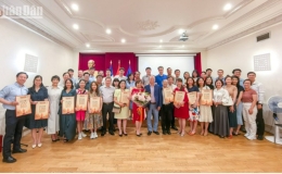 Kỷ niệm 100 năm Ng&agrave;y B&aacute;o ch&iacute; c&aacute;ch mạng Việt Nam tại Ph&aacute;p